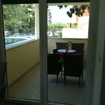 Apartizola איזולה