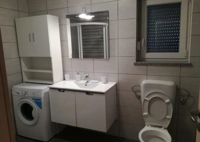 アパート Apartizola イゾラ