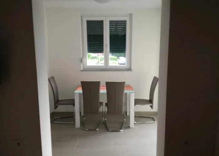 Apartizola アパート